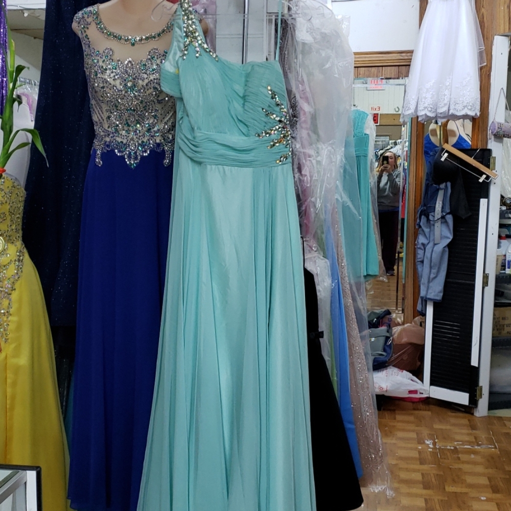 Mint Size12 One Shoulder With Open Back New Split - image 1